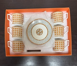 Hermès Paris Mosaique au 24 Gold Porzellan Tassen & Untertassen im Originalkarton - Bild 1 von 5