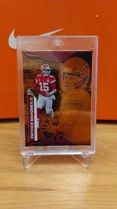 2022 Panini Illusions Patrick Mahomes II Orange Refractor - Picture 1 of 2