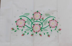 Par de Funda de Almohada Bucilla FLORAL Color Estampado para Bordado Kit NUEVO - Imagen 1 de 3
