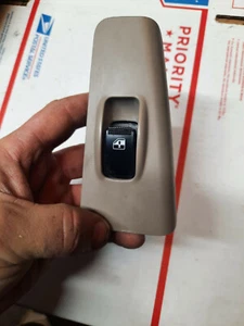 2004-2009 Kia Spectra LEFT REAR WINDOW SWITCH - Picture 1 of 2