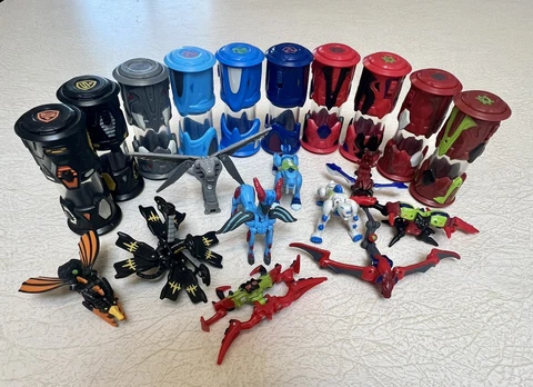 Monsuno Bundle 10 Figures And 10 Cores Cover