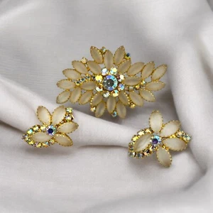VINTAGE JULIANA Milchglas AB Brosche & Clip Ohrringe SET - Bild 1 von 9