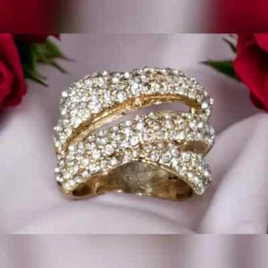 GOLD TONE RHINESTONE CLUSTER COCKTAIL RING SIZE 7 WEDDING BAND CRYSTALS - Picture 1 of 10