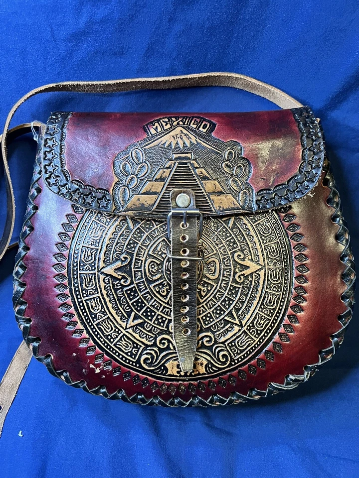Hand Tooled HISPANIC Round Brownish Red Leather AZTEC  Purse HANDMADE - Imagem 1 de 4