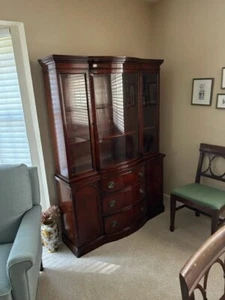  China Cabinet, by Drexel - New Travis Court Collection - Picture 1 of 6