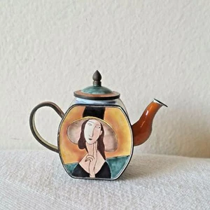Vintage emaillierte Messing Miniatur Teekanne MODIGLIANI Dame mit Hut / Frau Mit Hütte - Bild 1 von 12