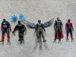Marvel Figure Bundle - Picture 1 of 1