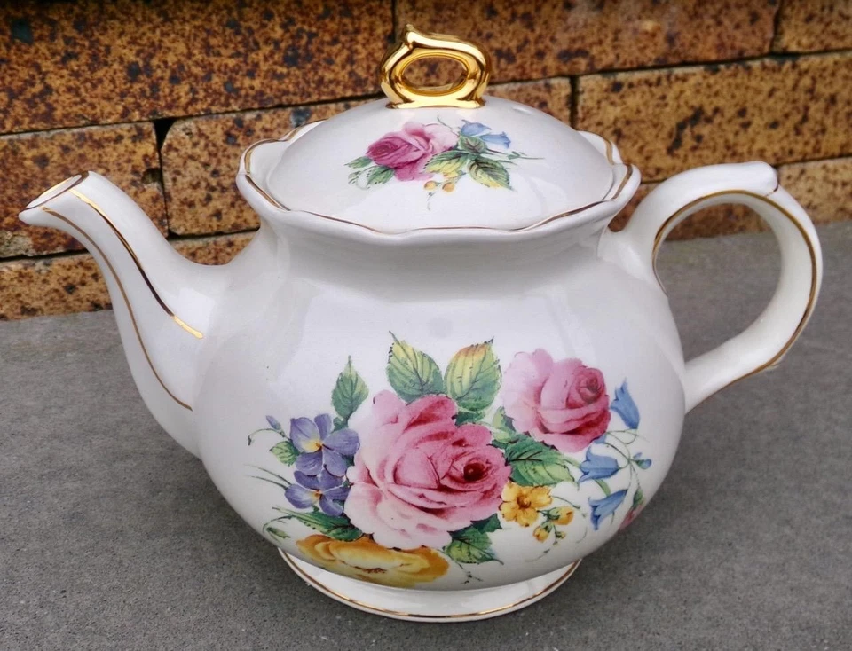 Tetera Sadler China Rosa Rosas Verano Floral Cuatro Tazas Bordeada Dorada Foto 1 de 1