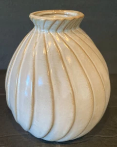 Swirl Vase Tan Ceramic 4.5” Tall x 4” Round Boltze Home Unique See Pictures - Picture 1 of 8