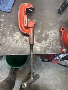 RIDGID 2A Heavy Duty No. 1-2 Adjustable Pipe Cutter Tool 1/8 in To 2” - Picture 1 of 6