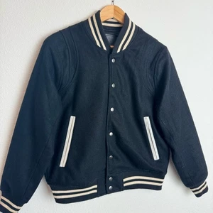 Richie Le 100% Wool Varsity Jacket Black Cream Striped Trim Size Small - Picture 1 of 18