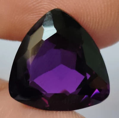 AAA+ Large 79.55 Ct. Purple Amethyst Trillion Cut Loose Gemstone Gift for Women - Image 1 of 4