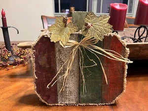 Kürbis rustikal Holz mit Metallblättern primitiver Stil Kürbis Herbst Erntedank - Bild 1 von 10