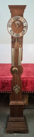 GRANDFATHER. CARRILLÓN CLOCK. WARMINK. ENGLAND. CIRCA 1950 Cover