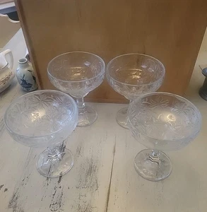 4 vasos grandes de postre o bebida Princess House Fantasia Poinsettia 6 pulgadas - Imagen 1 de 12