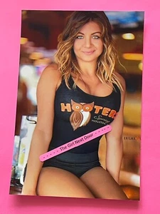 Found Photo of The Hot Girl Next Door Beautiful Woman Sexy Hooters Model - Bild 1 von 4