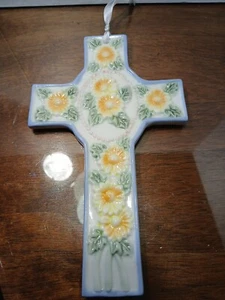 Ceramic Wall Cross Floral 8.5" Great Condition. - Picture 1 of 4
