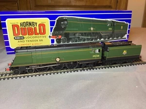 Hornby Dublo R30112 BR 4-6-2 Merchant Navy Class 35026 Lamport & Holt - Picture 1 of 5