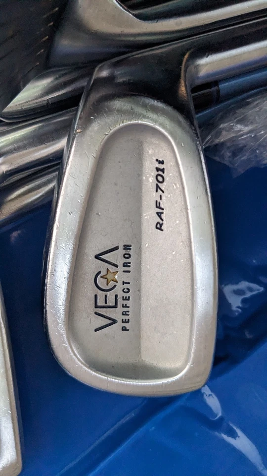 Juego de hierro forjado japonés Vega Perfect 4-SW grafito regular derecho Foto 1 de 4