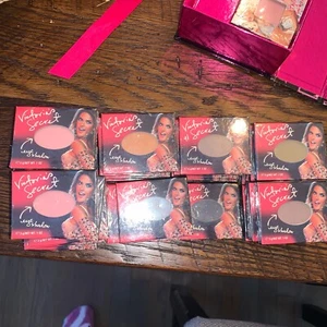 Vintage Victoria's Secret Eye Shadow. 33 In Lot.  - Sealed - Picture 1 of 6