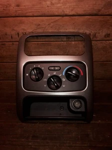 JEEP CHEROKEE MK2 2002 CLIMATE CONTROL WITH TRIM IB1C300204 - Picture 1 of 8