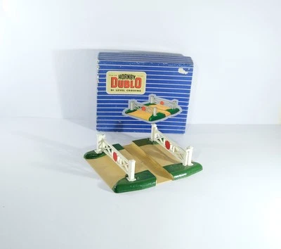 Hornby Dublo D1 Level Crossing OO Gauge Train Track Model 16.5 mm Accessories B3 - Image 1 of 4