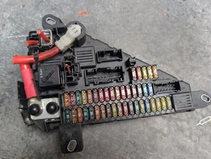 BMW 535d E90 LCi - Sicherungsverteiler hinten - 9138830 - Sicherungsplatine hinten - Bild 1 von 7
