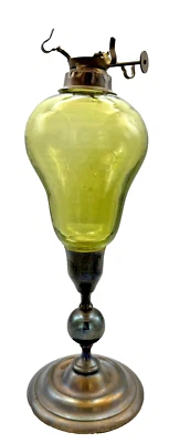 Antigua base de lámpara de aceite de placa de plata de vidrio verde vaselina Foto 1 de 4