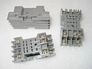 IDEC SM2S-02 8 CONTACT POSITION RELAY SOCKETS - 3 pcs - Picture 1 of 1