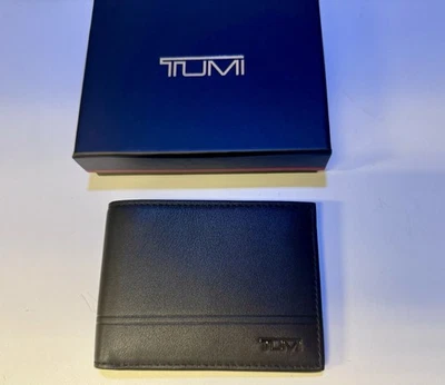 Nuevo con Caja Tumi Billetera Doble Para Hombre con Ventana de Identificación Cartera de Cuero Negra Foto 1 de 4