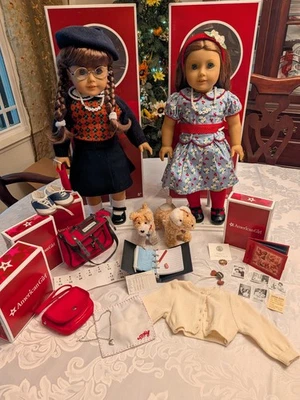 American Girl MOLLY & EMILY Cajas, Soportes de Juego y Exhibición, Perros, Acc.,Extras, Usado en Excelente Condición Foto 1 de 4
