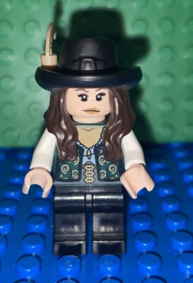 LEGO Minifiguras 4195 Disney Piratas del Caribe: Angélica Bronceado Pluma Raro Foto 1 de 4