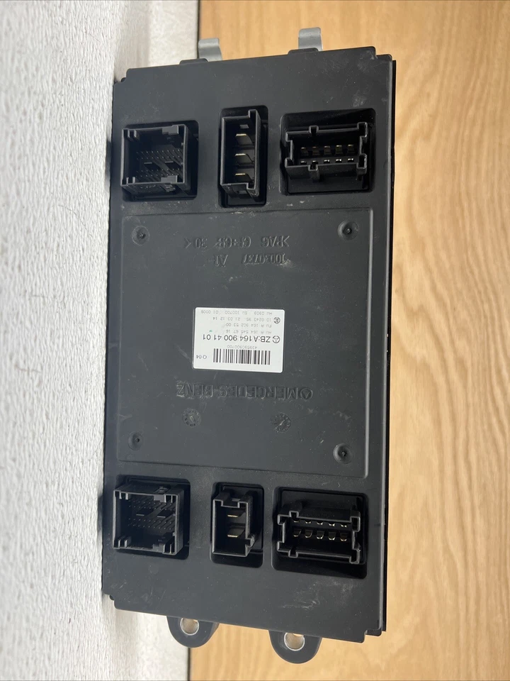 Front Signal Acquisition Module SAM Control Unit 1649004101 A1649004101 US stock - Image 1 of 4