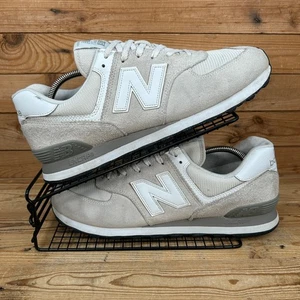 New Balance 574 Entrenadores Para Hombres Talla UK 12.5 Beige Gamuza Malla Zapatos Informales Nuevos en Caja - Imagen 1 de 15