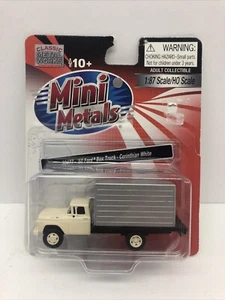 Classic Metal Works 30477 HO Mini Metals Corinthian White 1960 Ford Box Truck - Picture 1 of 1