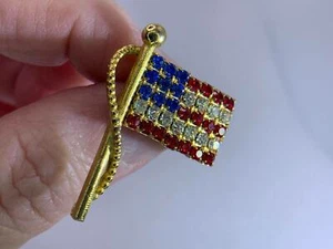 Flag American USA Rhinestone Vintage Gold Pin Brooch V-3591* - Picture 1 of 3