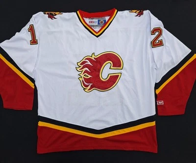 Jarome Iginla Vintage Calgary Flames CCM replica Jersey  size L - Image 1 of 4