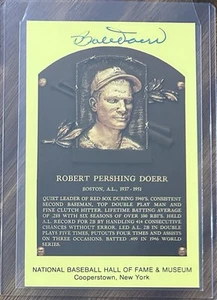 💎Bobby Doerr💎Signed Gold Hall of Fame Plaque Postcard Red Sox (d.2017) - Picture 1 of 2