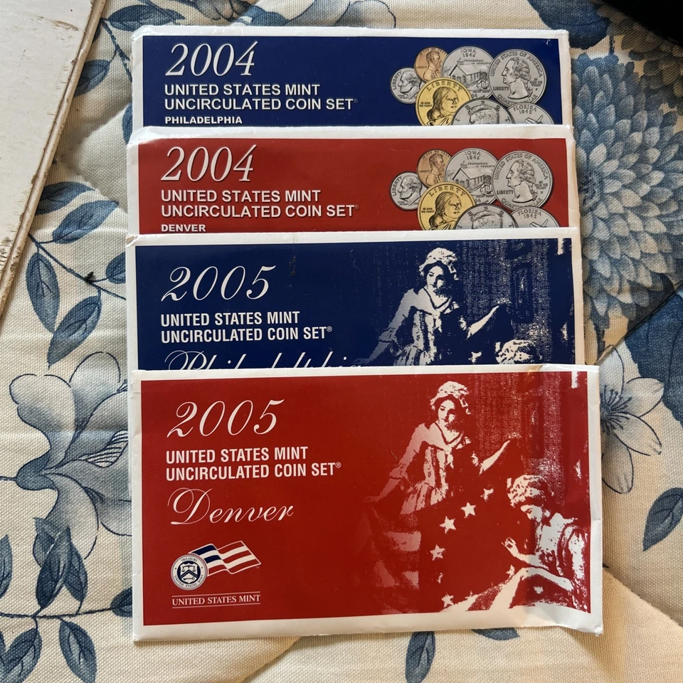 2004 & 2005 P&D Mint Set Uncirculated US with Envelopes & COAs (44Coin Set) - Image 1 of 4
