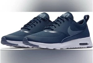 Nike Mujeres Air Max Thea Zapatos para Correr Azul Marino/Platino Talla 8.5/Reino Unido 6 - Imagen 1 de 8