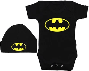 Baby Grow Body, Strampler & Beanie Mütze Neugeborene - 12 Monate Geschenk Fledermaus Superheld - Bild 1 von 6
