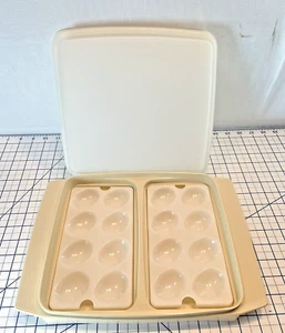 Vtg 4-Pc TUPPERWARE Deviled Egg Taker Keeper Carrier Container w/2 Trays #723-2 - Picture 1 of 4