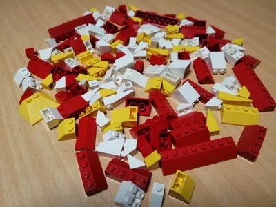 LEGO Konvolut Schrägsteine rot weiß gelb / Dachsteine und Inverse Sammlung - Bild 1 von 4