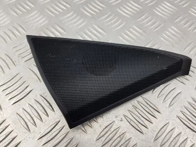 MERCEDES C250  TWEETER SPEAKER & TRIM FRONT RIGHT SIDE A2047200248 2012 W204  - Image 1 of 4