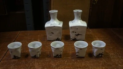 JUEGO DE JARRA DE VINO SAKE DE CERÁMICA CON 5 VASOS 2 DECANTADORES SIN TAPA Foto 1 de 4