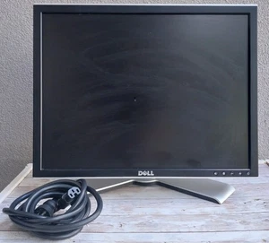 Dell UltraSharp 2007FPb 20” LCD Retro Gaming Monitor • 1600 X 1200 Screen Res. - Picture 1 of 5