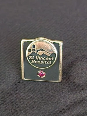 Broche de ouro 10k com 1 rubi - Imagem 1 de 4