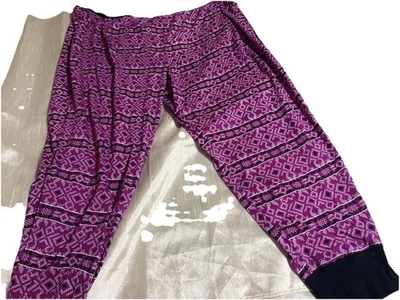 Pantalones Largos Cacique Pijama Color Púrpura y Negro Con Geométrico Talla 26-28 Foto 1 de 4