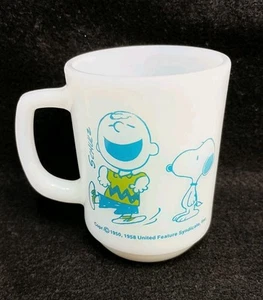 Taza de colección Fire King Peanuts/Snoopy Charles Schulz "Me siento extrañamente seguro" - Imagen 1 de 15