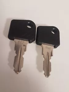 2x ZÜNDSCHLÜSSEL 802 STAPLER GABELSTAPLER HOCHHUBWAGEN AMEISE LINDE SCHLÜSSEL - Bild 1 von 3